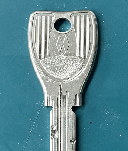 鍵番号を削ったあと