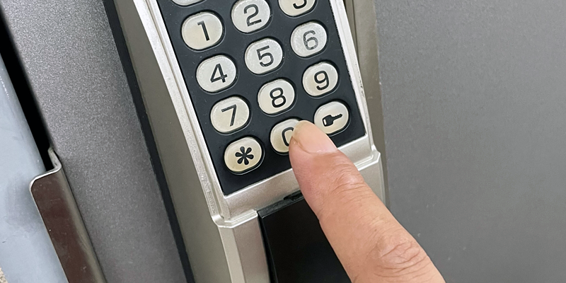 テンキー式で開ける電子錠